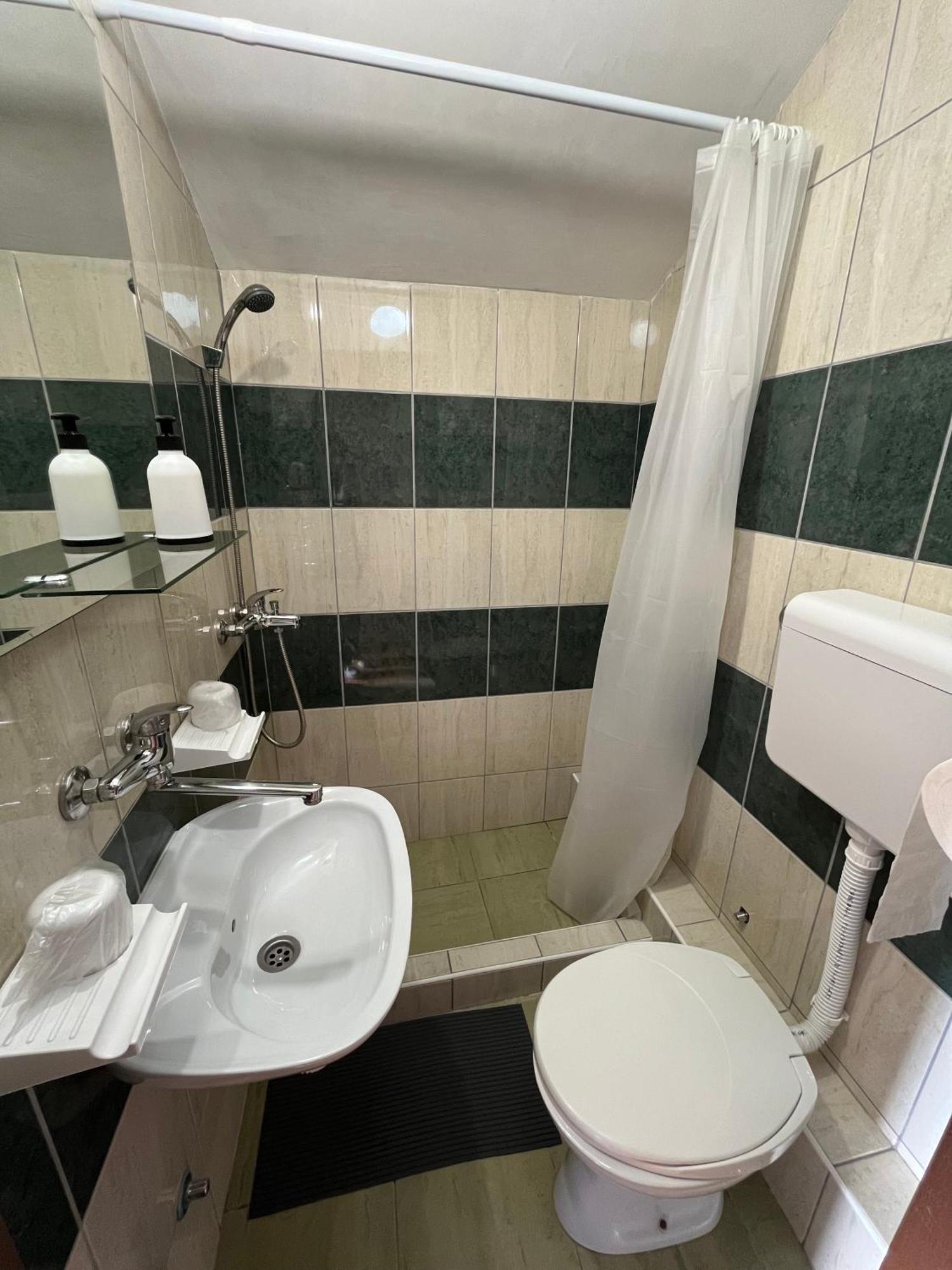 Sobe Zoka Apartment Subotica Luaran gambar