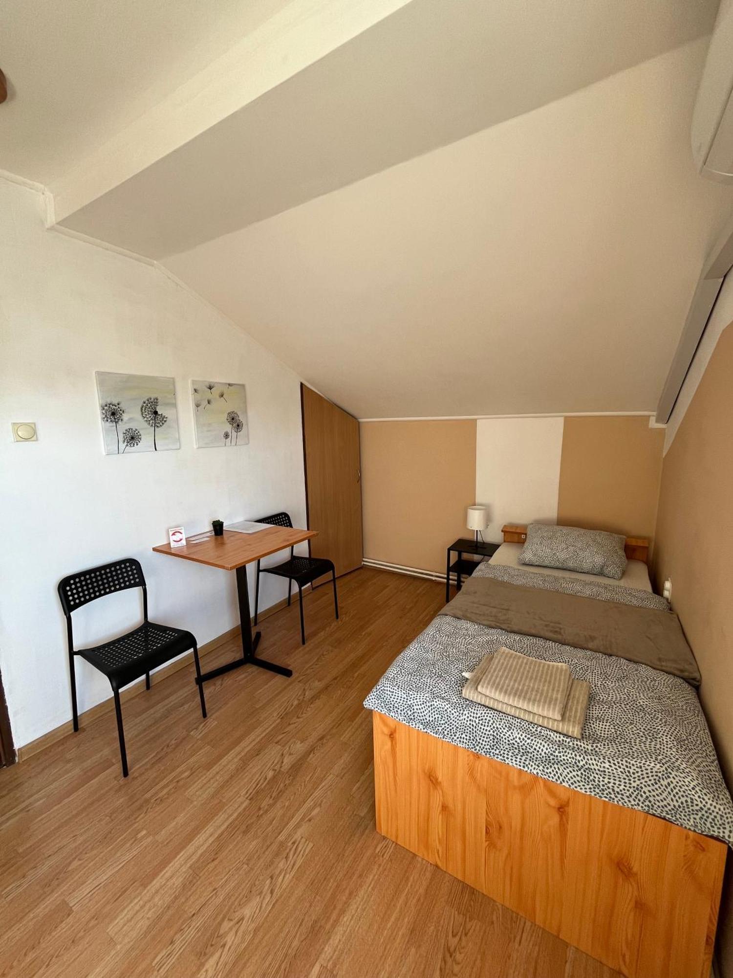 Sobe Zoka Apartment Subotica Luaran gambar